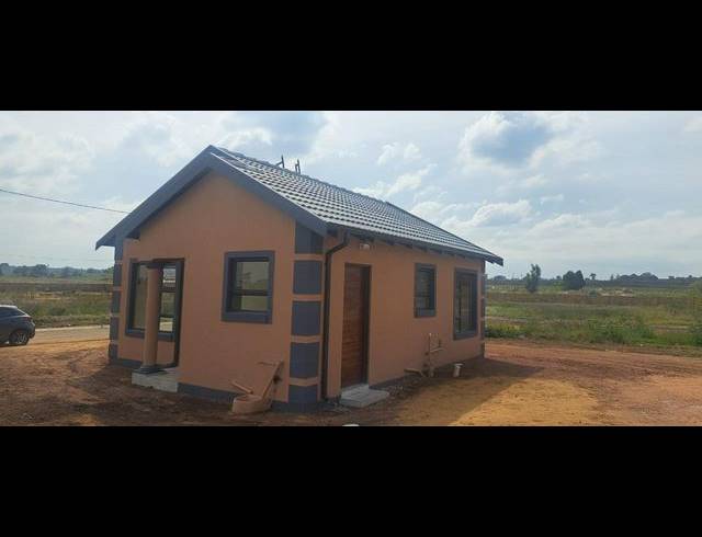 2 BEDROOM HOUSE FOR SALE IN REIGERPARK